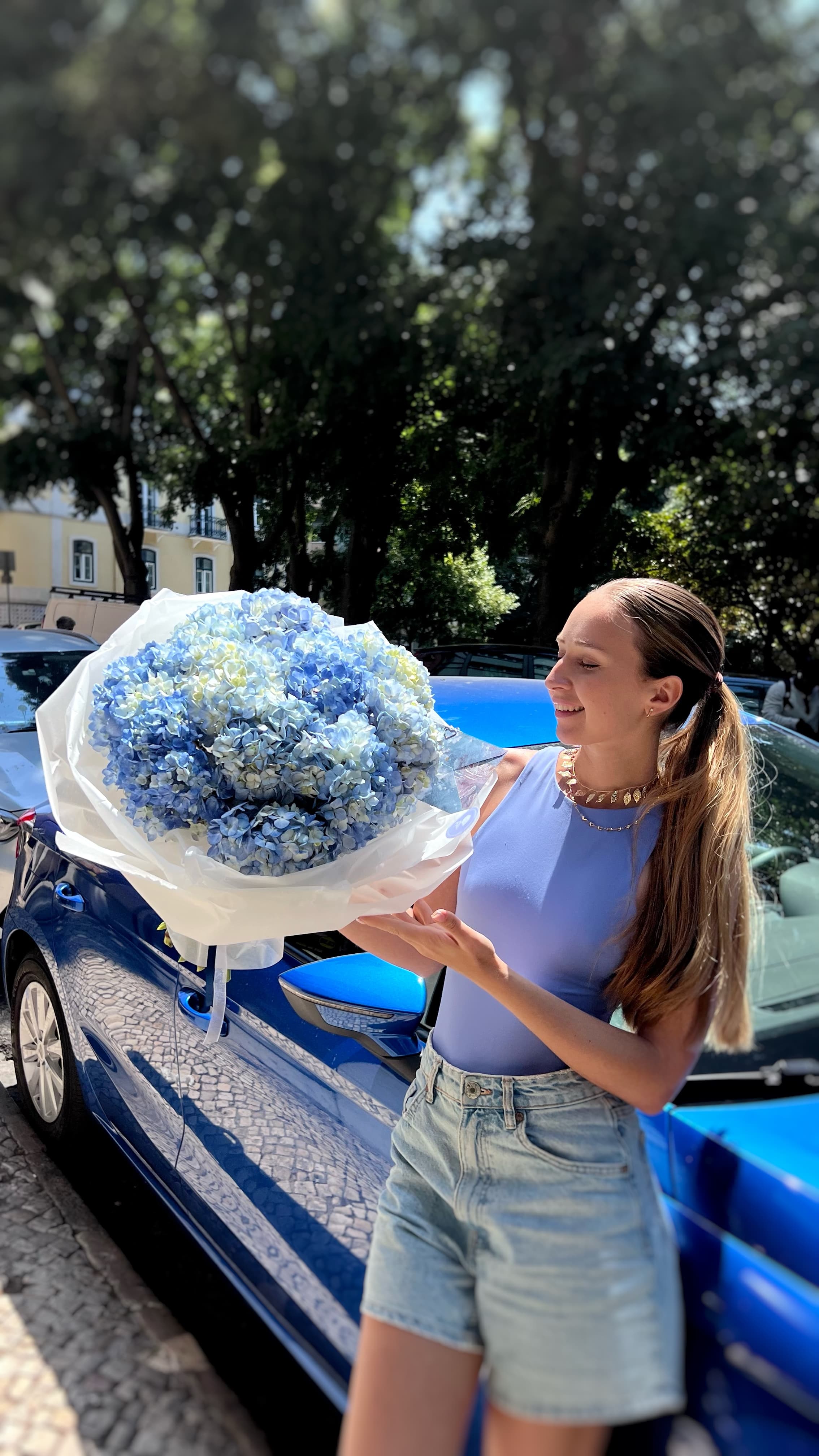 Floristry workshop at Flores Island studio in Lisbon